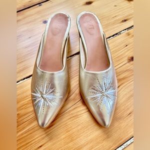 FAB!! Gold Heeled Mules by LAX size USA 9 / FR 41